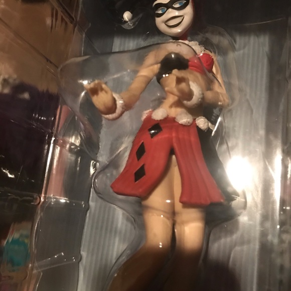 Harley Quinn Hula Girl Bobble Head Figure - Picture 4 of 7